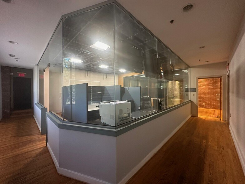 More Photos Of 362 Industrial Park Rd, Middletown Warehouse For Sale