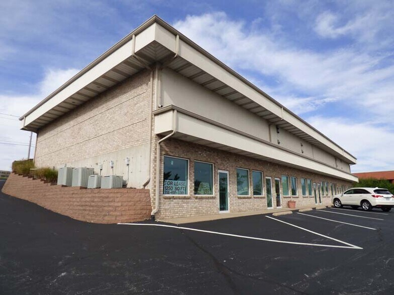 More Photos Of 3430 Mckelvey Rd, Bridgeton Storefront Retail Office For Lease