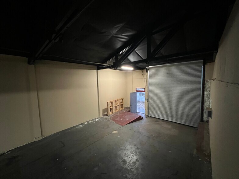 More Photos Of 2118 19th St, Sacramento Light Distribution For Lease