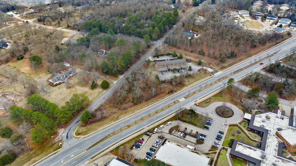 More Photos Of 4220 N Crossover Rd, Fayetteville Medical For Lease