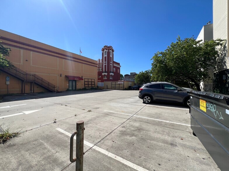 More Photos Of 251-273 9th St, Oakland Restaurant For Sale