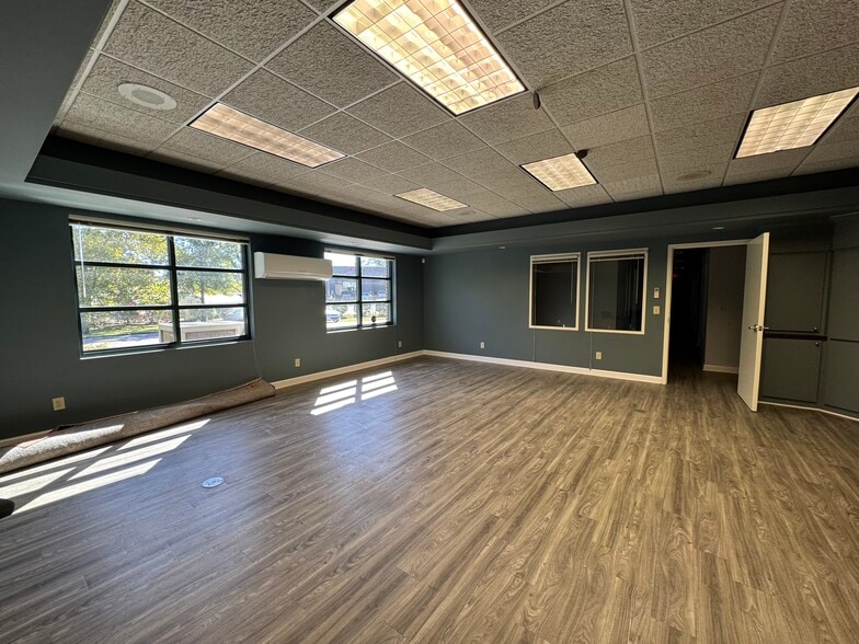 More Photos Of 3255 Industry Dr, North Charleston Medical For Sale