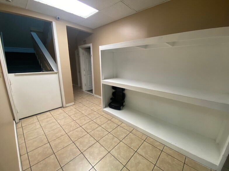 More Photos Of 111 W 5th St, Tyler Loft Creative Space For Sale