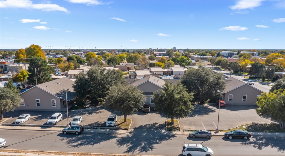 Primary Photo Of 200 W Wilshire Blvd, Roswell Medical For Sale