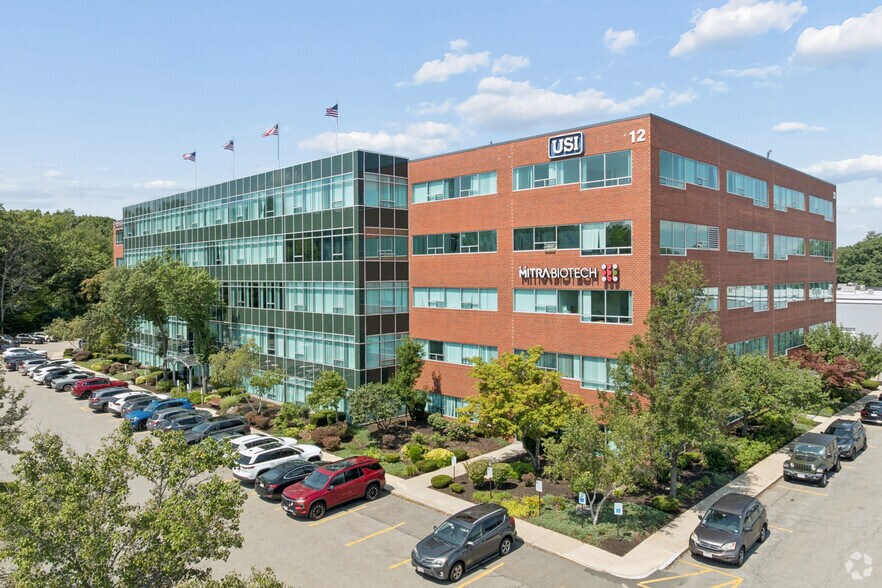 More Photos Of 12 Gill St, Woburn Office For Lease