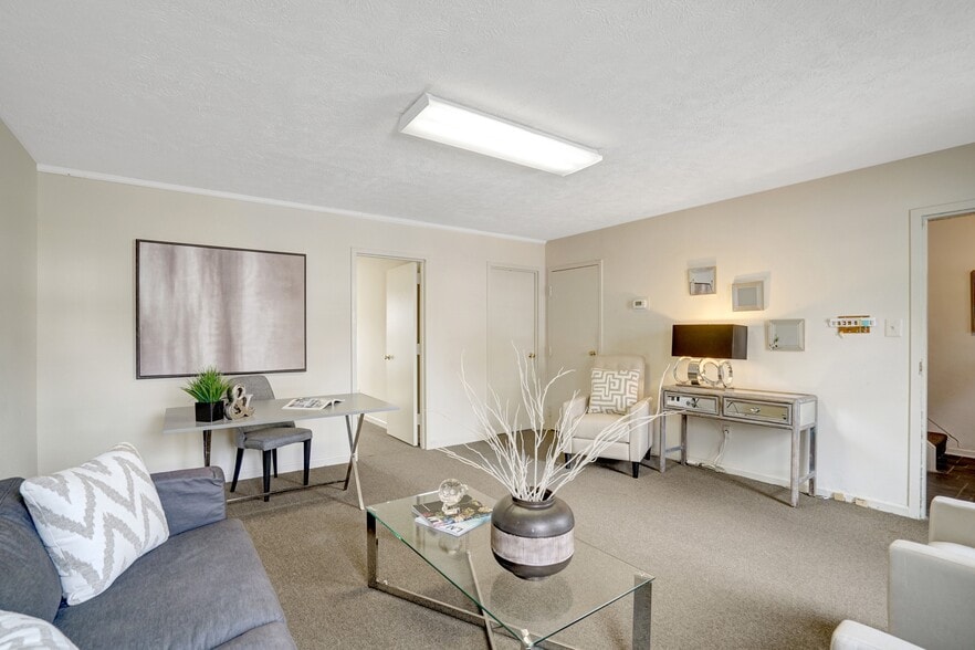 More Photos Of 7297 US-29, Falls Church Office For Sale