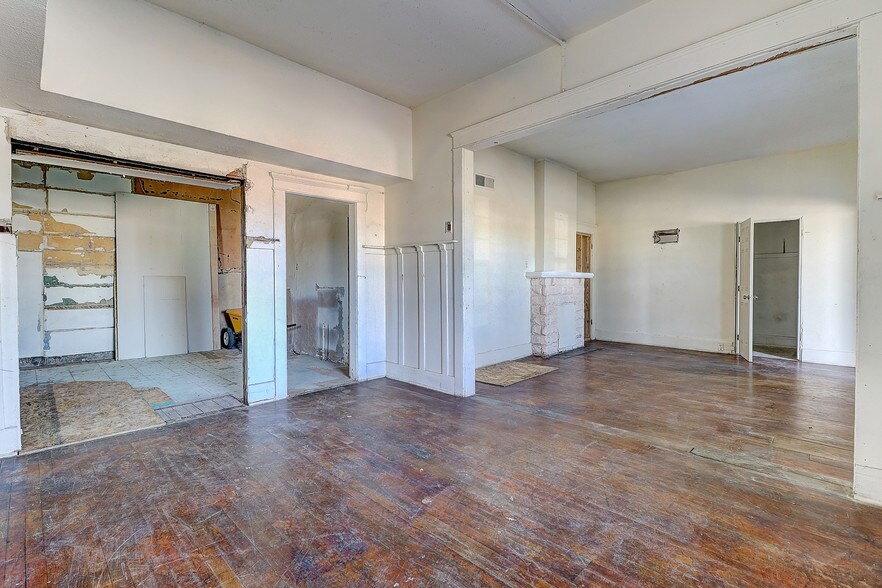 More Photos Of 2021 W Washington St, Phoenix Multifamily For Sale