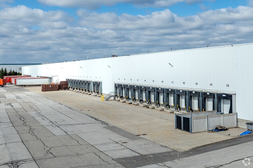 More Photos Of 1 Hereford St, Brampton Warehouse For Lease