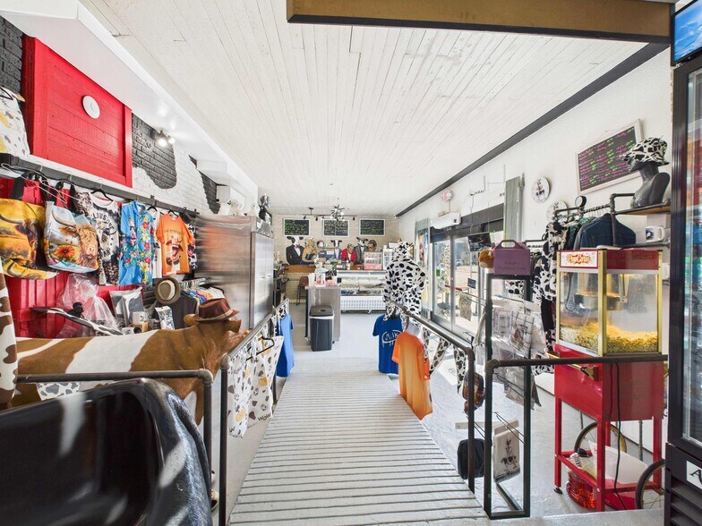 More Photos Of 2327 Winnie St, Galveston General Retail For Sale