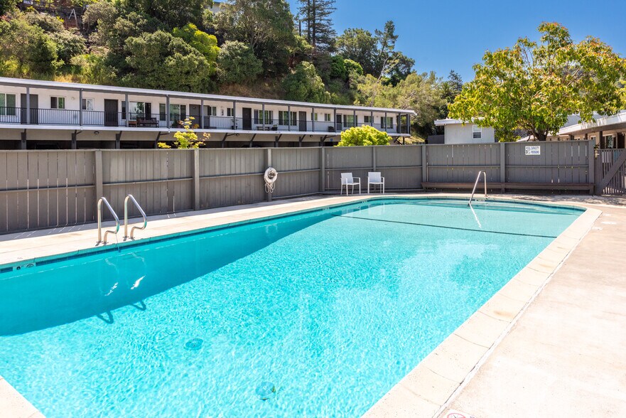 More Photos Of 45 Woodland Ave, San Rafael Apartments For Sale
