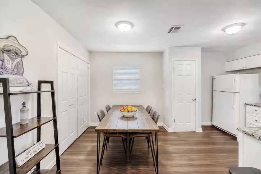 More Photos Of 4903 Merritt Cir, Austin Multifamily For Sale