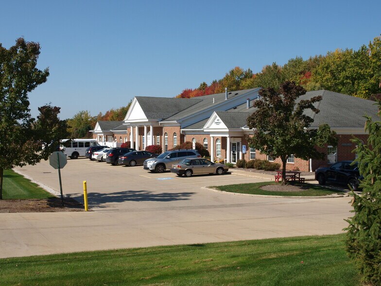 More Photos Of 16706 Chillicothe Rd, Chagrin Falls Office For Lease