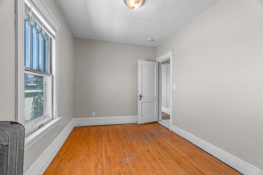More Photos Of 3012 Bryant Ave S, Minneapolis Multifamily For Sale