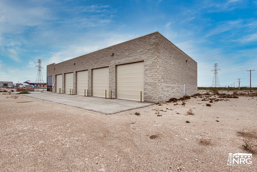 More Photos Of 1881 S Redline Ave, Odessa Warehouse For Lease