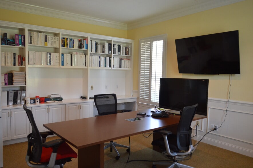 More Photos Of 4595 Spanish Trl, Pensacola Medical For Lease