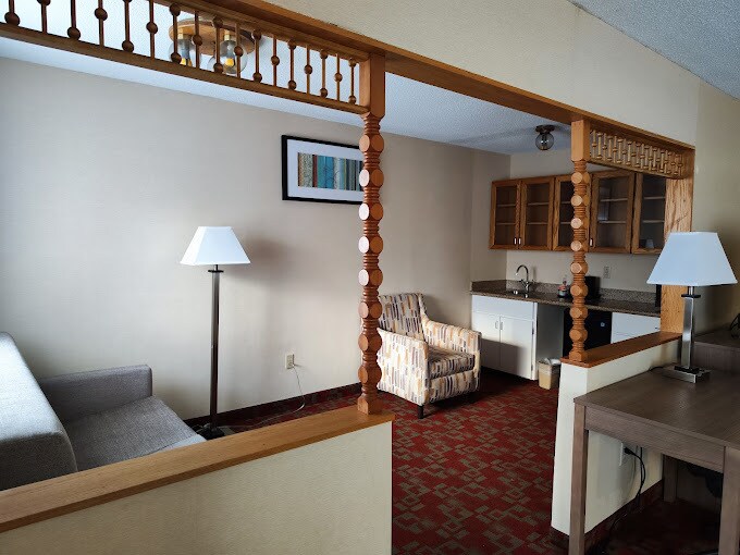 More Photos Of 2572 Shelburne Rd, Shelburne Hotel For Sale