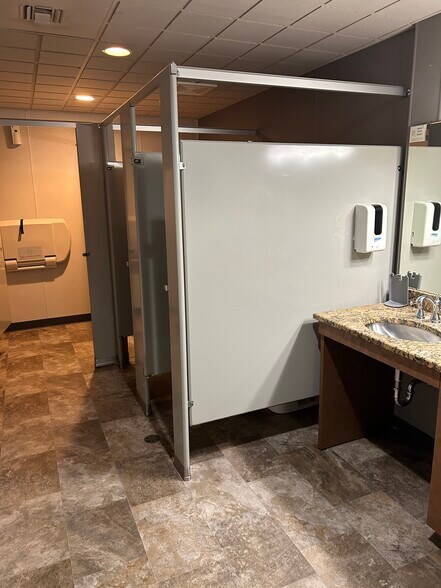 More Photos Of 6141 Co 420 Rd, Gladstone Restaurant For Sale