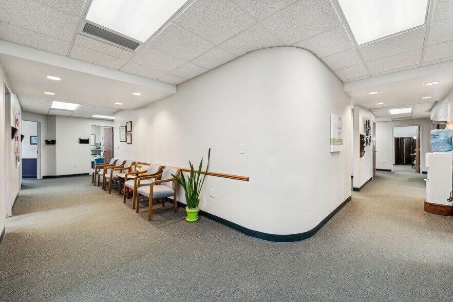More Photos Of 952 S Park Ave, Fond Du Lac Medical For Sale