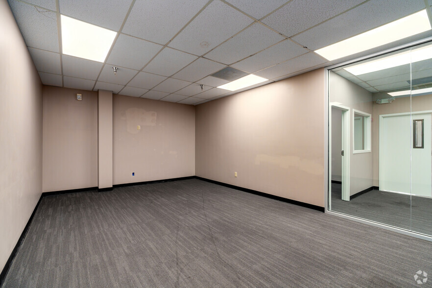 More Photos Of 6925 Lake Ellenor Dr, Orlando Unknown For Lease