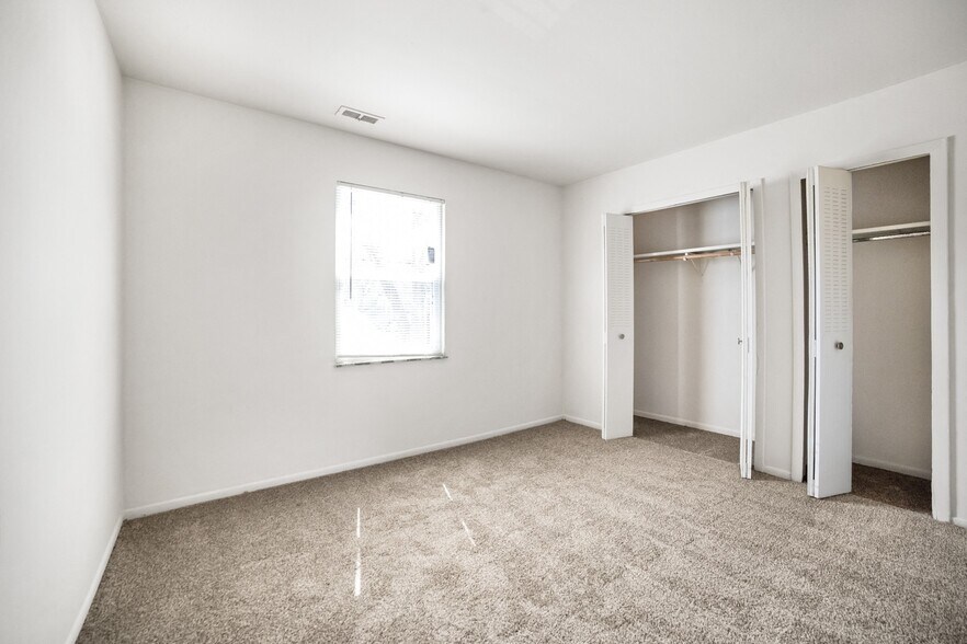 More Photos Of 2111 W Frederick Dr, Marion Apartments For Sale