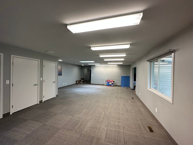 More Photos Of 600 West Street NE, Cedar Springs Office For Lease