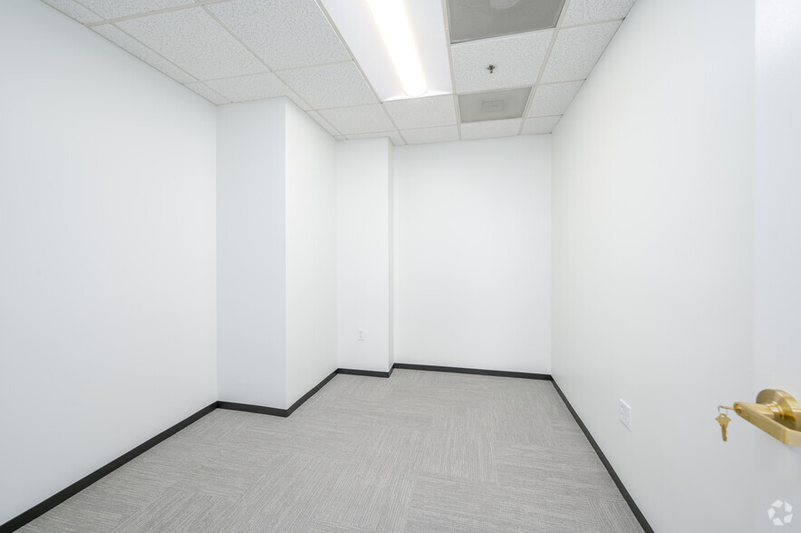 More Photos Of 510-526 King St, Alexandria Office For Lease