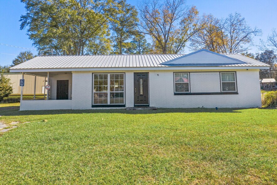 More Photos Of 1213 Main St, Chipley Office For Sale