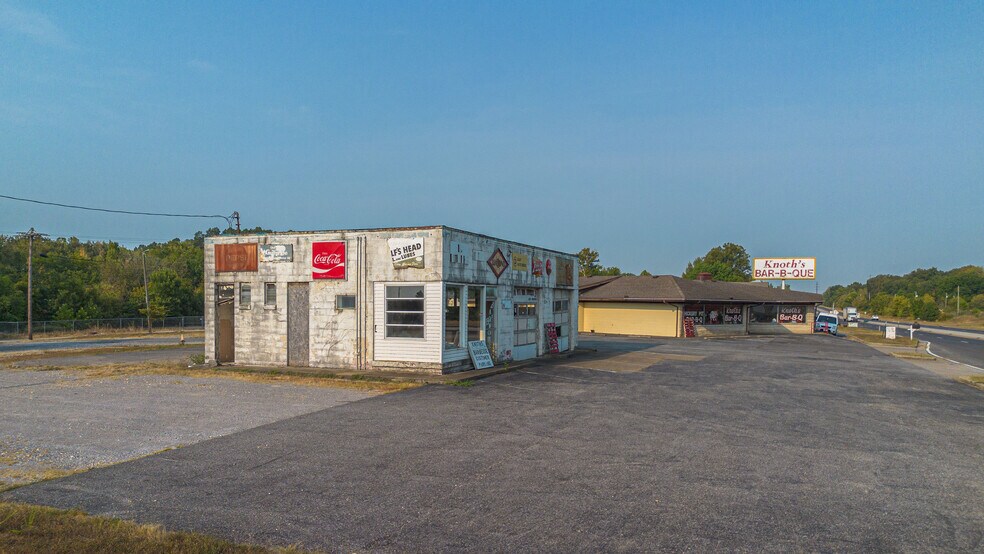 More Photos Of 728 US Highway 62, Grand Rivers Specialty For Sale