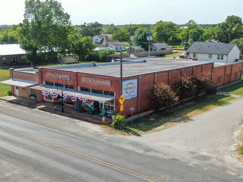 More Photos Of 7228 Main Street, Iola Freestanding For Sale