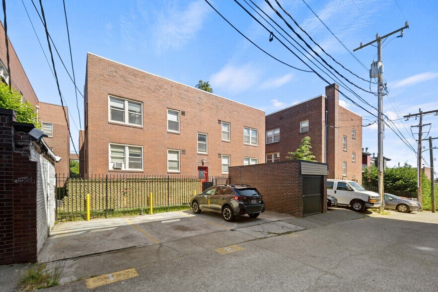 More Photos Of , Seattle Multifamily For Sale
