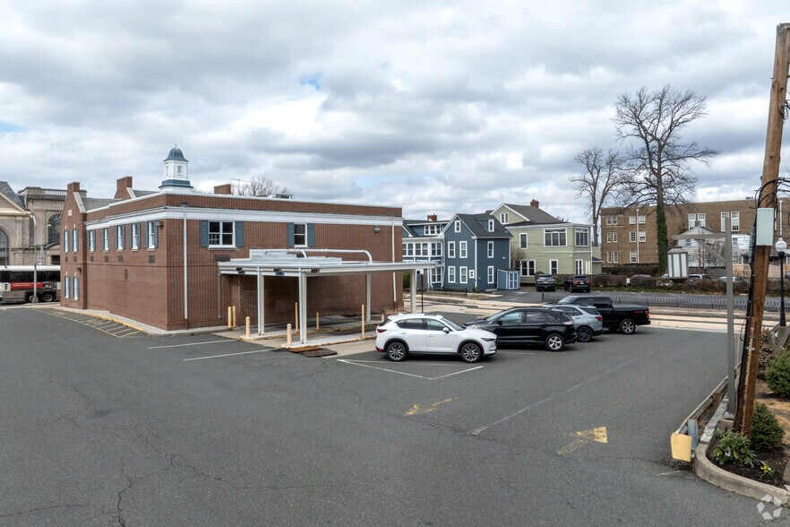 More Photos Of 22 N Broad St, Woodbury Freestanding For Lease