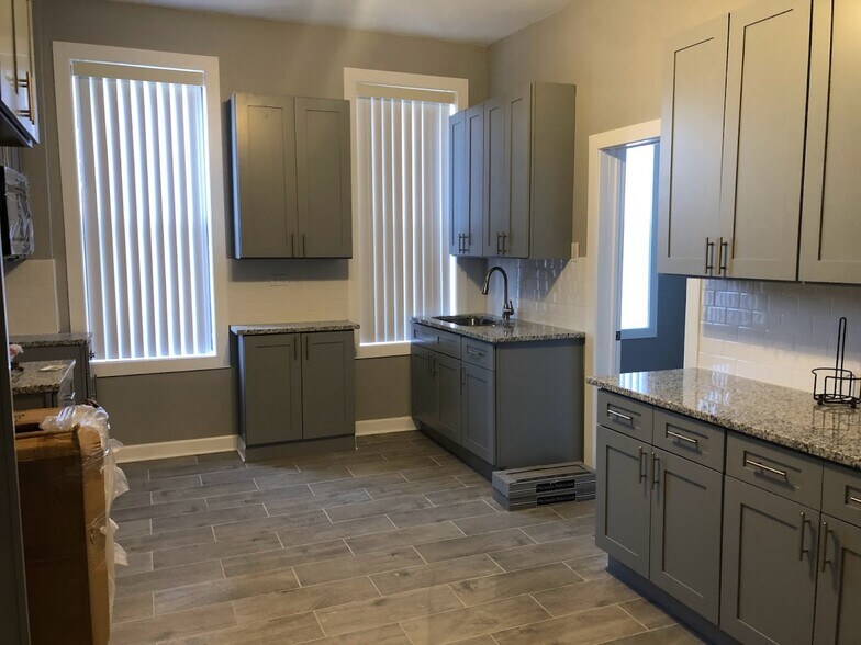 More Photos Of 1167 W 18th St, Chicago Apartments For Sale