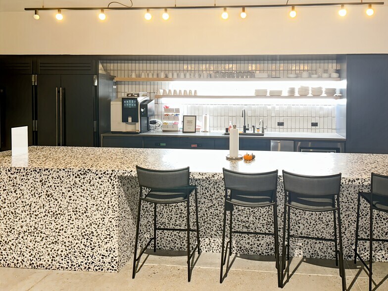 More Photos Of 702 Houston St, Fort Worth Coworking Space