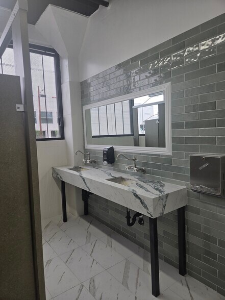 More Photos Of 4500 District Blvd, Vernon Manufacturing For Lease