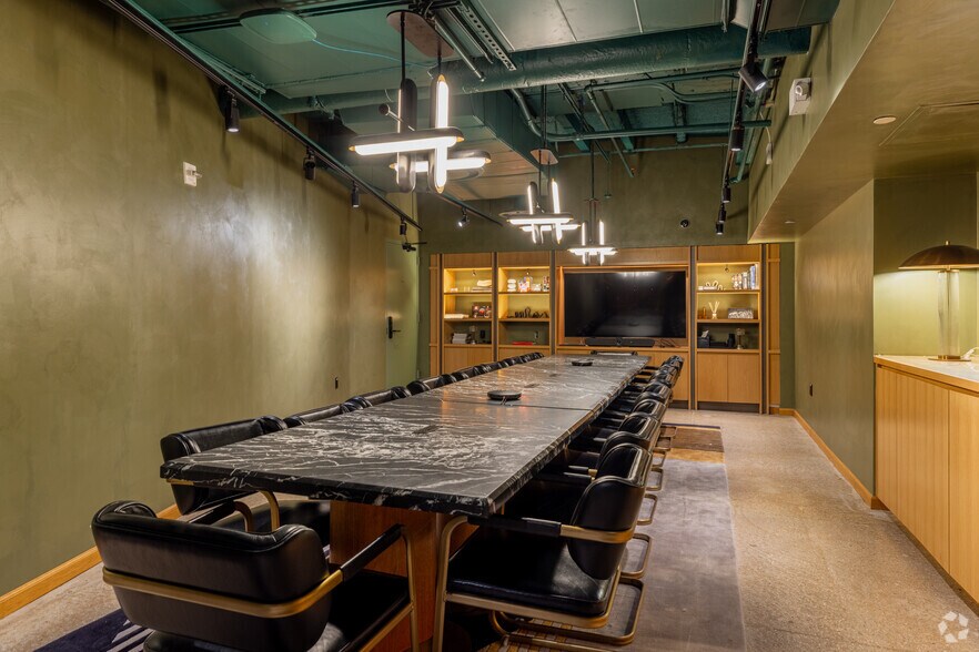 More Photos Of 110 E 25th St, New York Coworking Space
