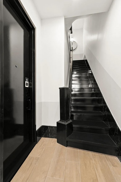 More Photos Of 408 W 46th St, New York Apartments For Sale