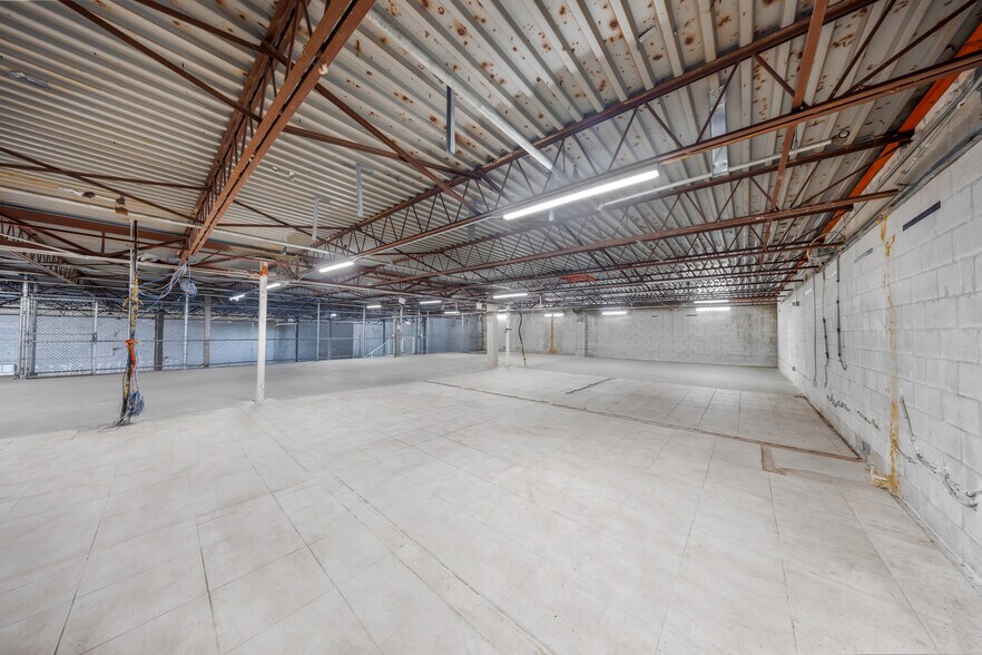 More Photos Of 2601 NW 105th Ave, Miami Warehouse For Sale