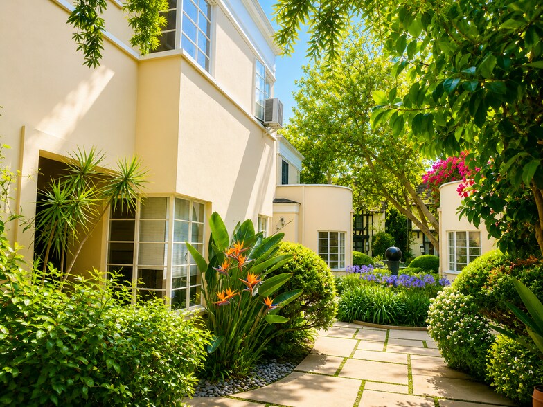 More Photos Of 336 N Sycamore Ave, Los Angeles Multifamily For Sale
