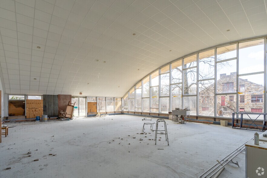 More Photos Of 101 Broad St, Ashland Hospital For Sale