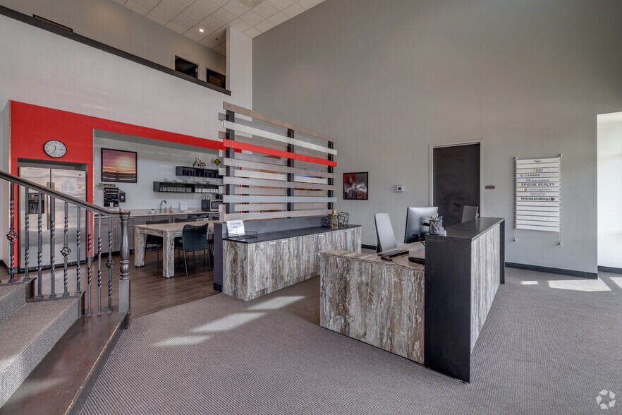 More Photos Of 8211 E Regal Pl, Tulsa Coworking Space