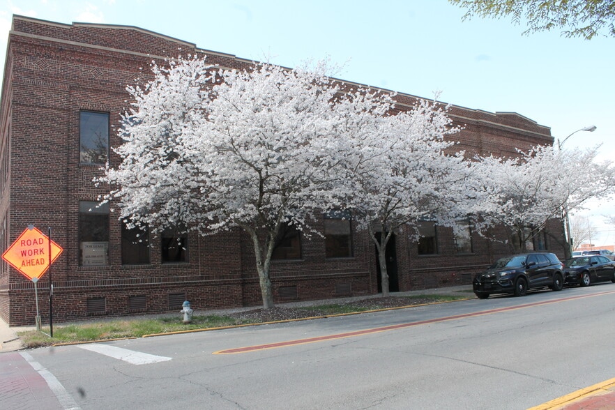 More Photos Of 201 W Market St, Kingsport Office For Sale