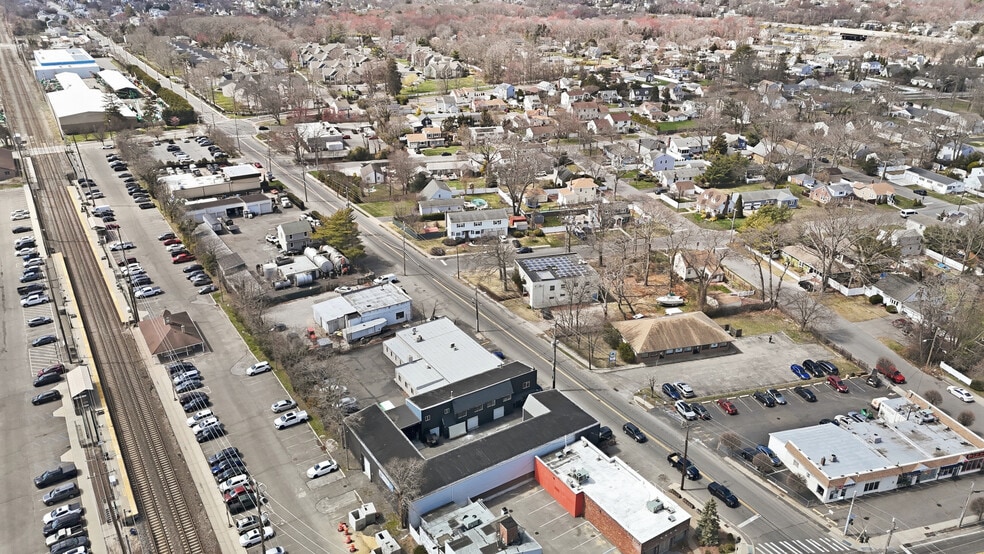 More Photos Of 384 Moffitt Blvd, Islip Warehouse For Sale