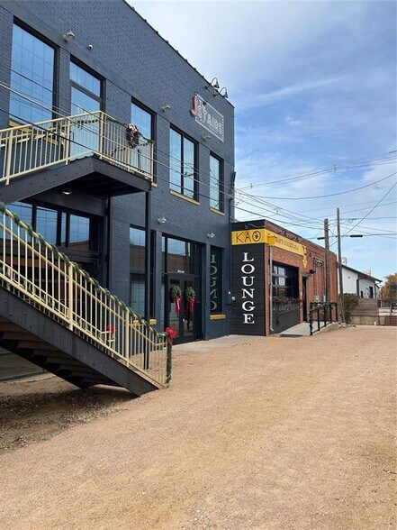 More Photos Of 141 Oak St, Abilene Storefront Retail Office For Lease