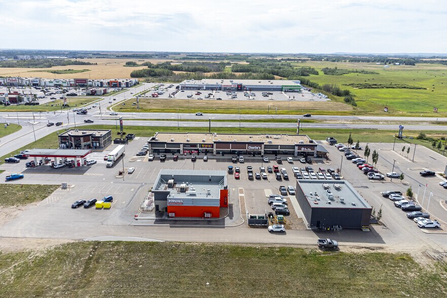 More Photos Of 8120 44 St, Lloydminster Restaurant For Lease