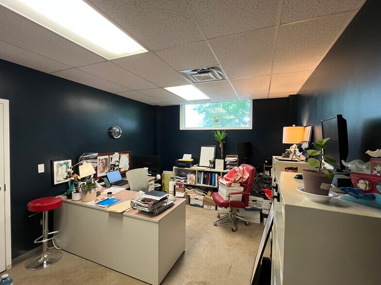 More Photos Of 85 Stephen St, Kingston Freestanding For Sale