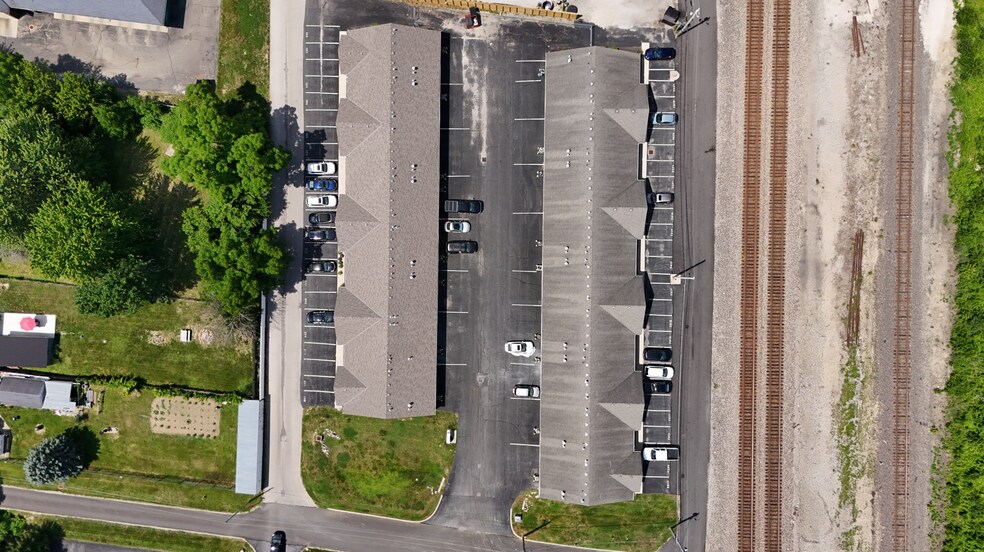 More Photos Of 7909-7925 Station St, Columbus Flex For Lease