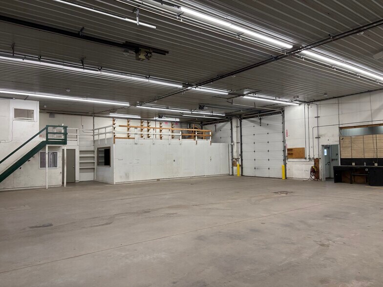 More Photos Of 2905 N Lincoln Rd, Escanaba General Retail For Sale