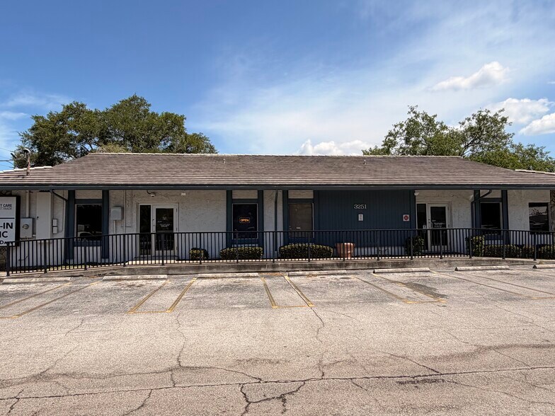 More Photos Of 3251 N 66th St, Saint Petersburg Medical For Lease
