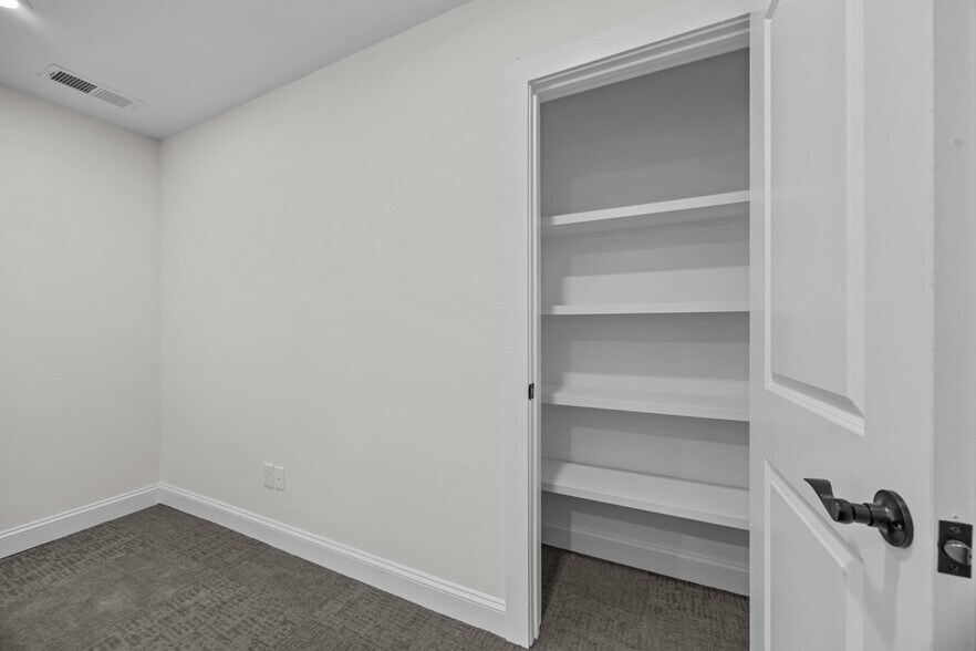 More Photos Of 421 Statesville Blvd, Salisbury Loft Creative Space For Lease