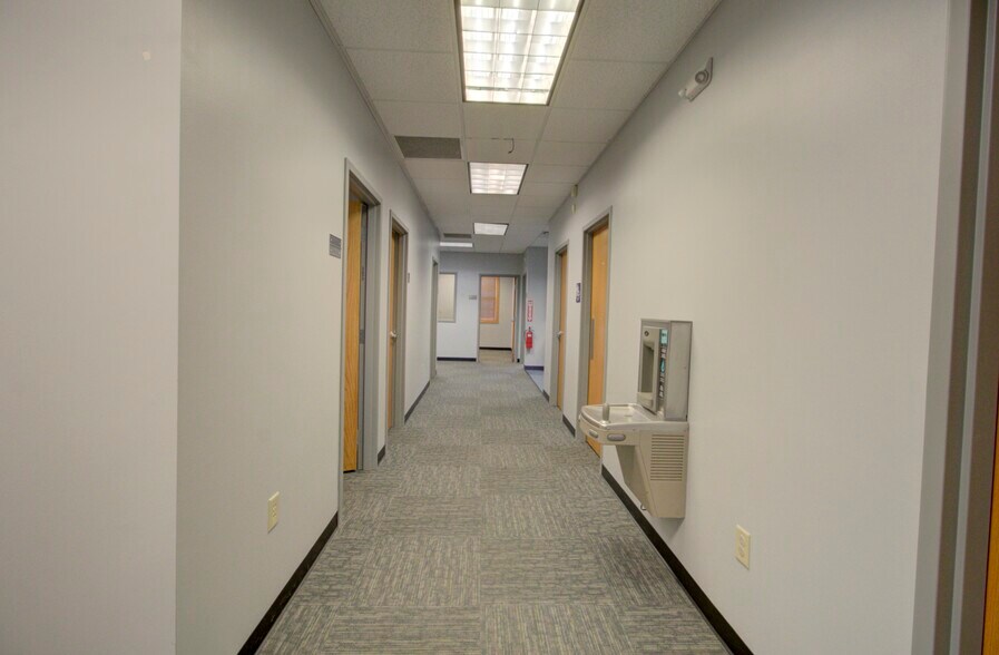 More Photos Of 366 N Portland Way, Galion Medical For Lease